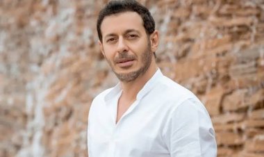 مصطفى شعبان في حالة قلق بسبب دخول والديه المستشفى