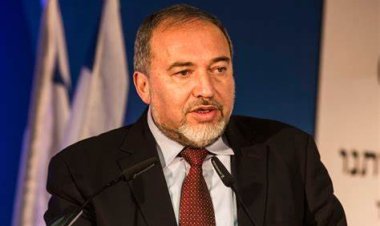 ليبرمان يدعو إسرائيل لإعادة احتلال أراضي جنوب لبنان