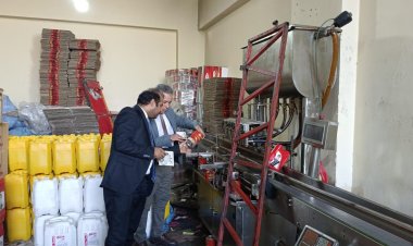 13 ألف لتر.. ضبط مصنع إعادة تدوير زيوت السيارات بمدينة 6 أكتوبر