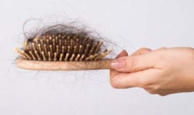 تفسير حلم وقوع الشعر