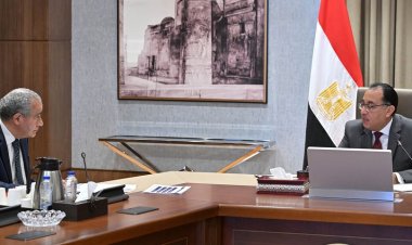 رئيس الوزراء يتابع مع وزير التموين تنفيذ قرارات ضبط الأسواق ومشروع الصوامع