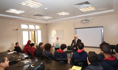 وزير التعليم يستمع لآراء الطلاب والمعلمين حول تطوير المنظومة داخل المدارس