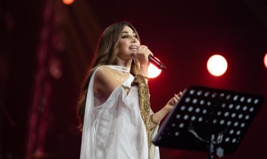 نجوى كرم تبهر الجمهور بإطلالتها وأدائها الغنائي في دبي