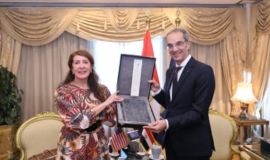 وزير الاتصالات يلتقى سفيرة أمريكا بالقاهرة لبحث تعزيز التعاون