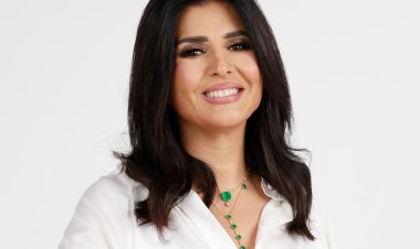 عن الطفولة والإعلام والزواج.. منى الشاذلي تروي أسرارها لأول مرة في «ABtalks»