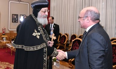 وزير العدل يهنئ البابا تواضروس بعيد الميلاد