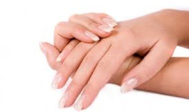 وصفات طبيعية لترطيب اليدين خلال فصل الشتاء