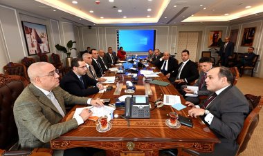 وزيرا الإسكان والتجارة والصناعة يناقشان مقترحات تطوير المناطق الصناعية بالمدن الجديدة