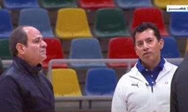 الرئيس السيسي يستمع لشرح وزير الشباب من داخل المدينة الأولمبية بالعاصمة الإدارية