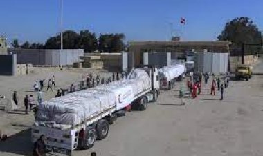 إدخال 74 شاحنة مساعدات عبر ميناء رفح البري