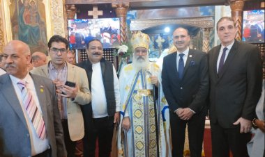 وفد حزب «المصريين الأحرار» يُهنئ أسقف الجيزة بـ«عيد الميلاد المجيد»
