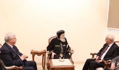 «حجازي وعاشور» يقدمان التهنئة للبابا تواضروس الثاني بمناسبة عيد الميلاد المجيد