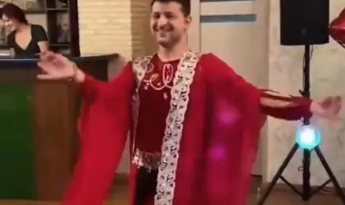 ببدلة رقص حمرا.. حقيقة فيديو «زيلينسكي» الذي أشعل السوشيال ميديا