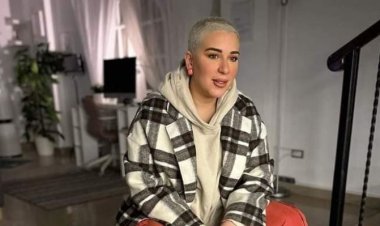 «البيت كان هيولع».. أسما شريف منير تنجو من حريق في منزلها