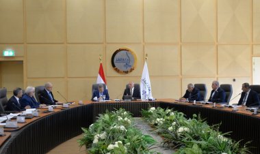 وزير النقل يبحث مع رئيس «هيئة القناة» سبل توطين صناعة بناء وإصلاح السفن