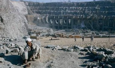 «وقولنا هنبني وأدينا بنينا السد العالي» مصر تحتفل بمرور 64 عامًا على وضع حجر أساس المشروع