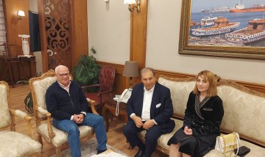 محافظ بورسعيد يستقبل رئيس مجلس إدارة مجموعة هلنان العالمية للفنادق