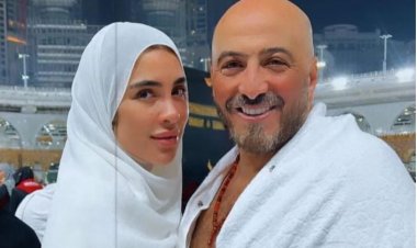 بعد شائعات انفصالهما… مجدي الهواري ودنيا عبد المعبود يؤديان مناسك العمرة
