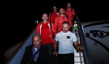 استقبال حافل لمنتخب مصر في كوت ديفوار (فيديو)