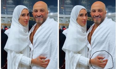 «أظافر صناعية وتاتو».. زوجة مجدي الهواري تثير الجدل بصورها في العمرة