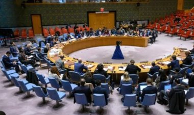 عاجل.. أول تعليق حوثي على قرار مجلس الأمن: «لعبة سياسية»