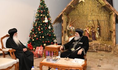 البابا يبحث مع أسقف إيبارشية طما عددا من الملفات