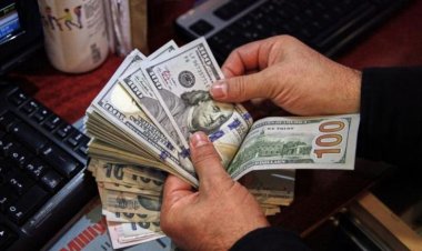 «تجاوز التوقعات» الدولار يسجل ارتفاعًا جديدًا في السوق السوداء