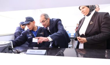 وزير الاتصالات يزور شركتى برمجيات تصدران خدماتهما للخارج من أسيوط