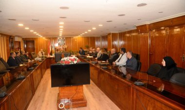 محافظ أسيوط يناقش المشروعات المطروحة للخطة الاستثمارية للعام المالي 2024-2025