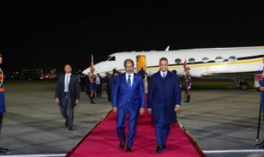 وصول الرئيس الصومالي إلى مصر للقاء الرئيس السيسي