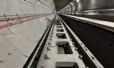 حفار يخترق نفقا للمترو في إسطنبول بطريق الخطأ