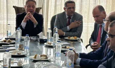 نقيب الصحفيين يناقش مع رئيس «الأعلى للإعلام» قواعد صرف «البدل»