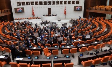 البرلمان التركي يبدأ مناقشة انضمام السويد لحلف الناتو