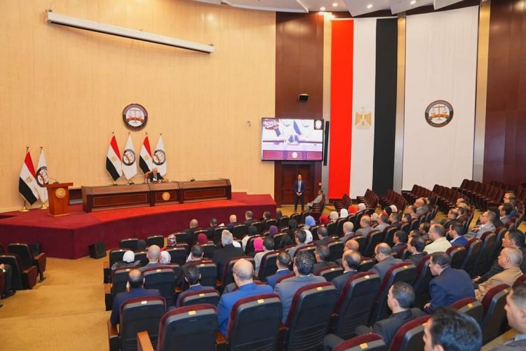 النائب العام يوجه بضرورة إجراء دورات تدريبية لموظفي «النيابة»
