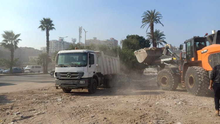 محافظة الجيزة ترفع 5 آلاف طن مخلفات ورتش من أرض المطاحن بشارع فيصل ببولاق الدكرور