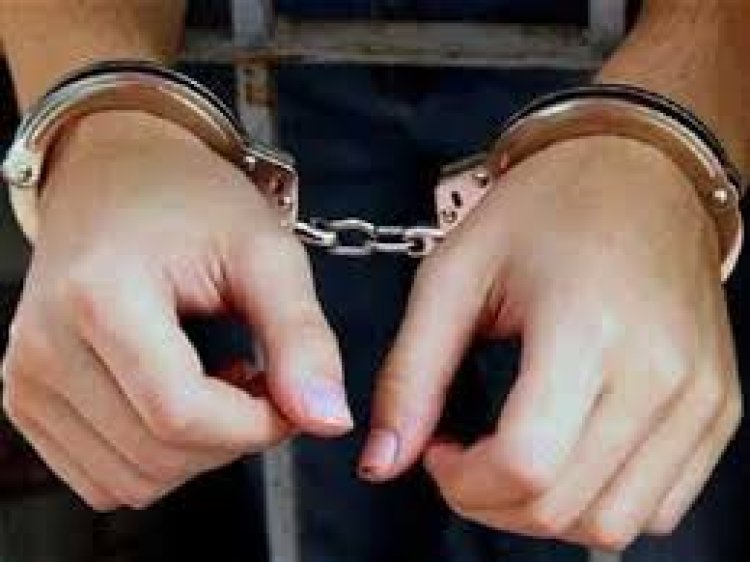 ضبط عنصر إجرامي بسوهاج وبحوزته 17 قطعة سلاح ناري