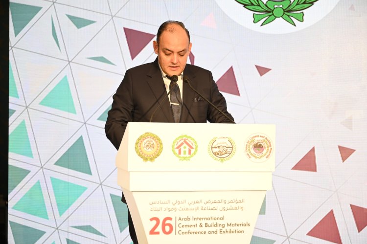 وزير الصناعة: مصر أكبر منتج للأسمنت بقارة أفريقيا وضمن أكبر 10 دول منتجة فى العالم بإجمالي 92 مليون طن سنوياً