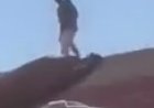 ضبط شخص اعتلى سطح منزله وسب جيرانه بالشرقية.. والسلاح الأبيض بحوزته