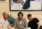 «بدت معنوياته مرتفعة»

أحمد السقا والصحفي محمود موسى يزوران صديقهما الكينج محمد منير
