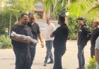 الحزن حزنان.. ماجد المصري يواسي نجله خلال تشييع جثمان حفيده