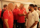 بالصور.. لاعبو المنتخب يحتفلون بتجديد التعاقد مع "التوأم" حتى 2030