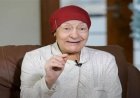 أشرف زكي يتمنى الشفاء للفنانة فادية عكاشة بعد تعرضها لوعكة صحية