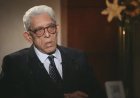 تقديرًا لمسيرته.. وضع لافتة "عاش هنا" أمام منزل الراحل داود عبد السيد