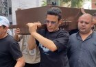 سعد الصغير يحمل نعش بلال جعفر ويكشف تكفل مصطفى كامل بمصاريف جنازته