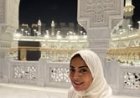  من داخل المسجد الحرام وأمام الكعبة المشرفة.. داليا مصطفى تؤدي العمرة 