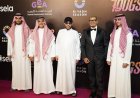 برمز “Ankh”.. عمرو دياب يخطف الأنظار في عرض «7 Dogs»  بارتدائه مفتاح الحياة عند الفراعنة