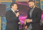 تامر حسني يستعيد ذكرى نادرة مع هاني شاكر: «تعلمت من أغانيه.. وفخور إنه عاش في عصرنا»