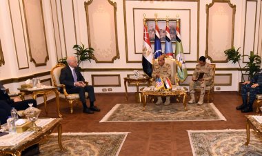 وزير الدفاع يلتقى وفداً من مجلس النواب الأمريكى