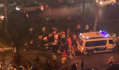 إصابة عامل دليفري صدمته سيارة ملاكي خلال استقلاله دراجة نارية بالتجمع الأول