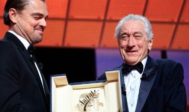 تكريمًا لمسيرته الفنية.. ليوناردو دي كابريو يسلم روبرت دي نيرو السعفة الذهبية